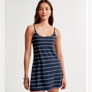 Abercrombie & Fitch Traveler Mini Athletic Dress activewear built-in shorts ST